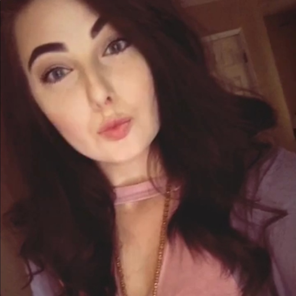 Meet your Posher, Ariel